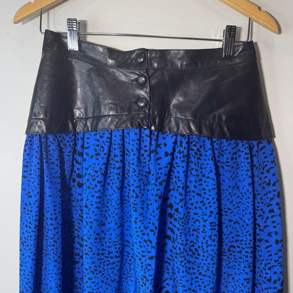 Vintage 80's Blue Silk Midi Skirt Leather Waist Size 10 - Picture 3 of 10